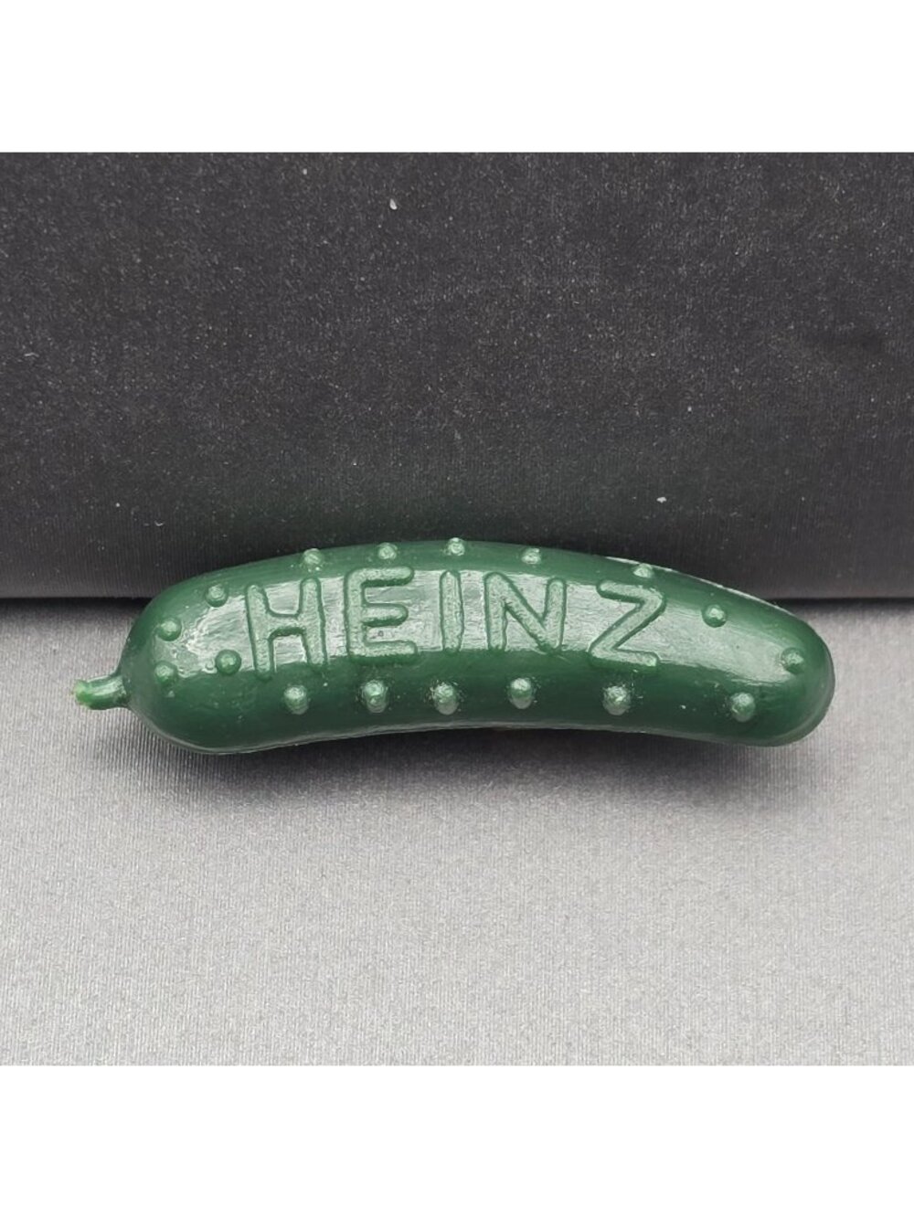 Vintage Plastic Heinz Pickle Pin Green Worlds Fair Advertising Brooch 1939